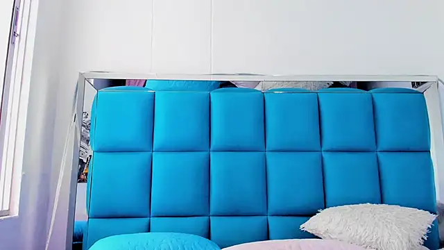 Channel_Mills stripchat live cam model