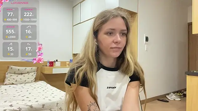 One_On_Mllion stripchat live cam model
