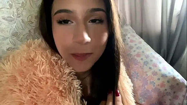 RossieKinnie stripchat live cam model