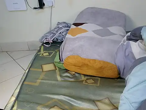 fuckaddict_reggy stripchat live cam model