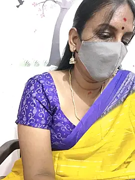 Tamil_Meera12 stripchat live cam model