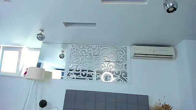 SabrinaSharm stripchat live cam model