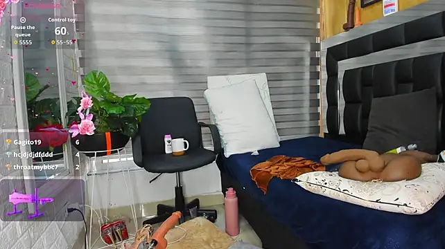 sheyla__ebony stripchat live cam model