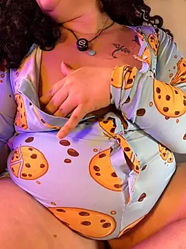 CurlyMilf_Vannexxxa stripchat live cam model