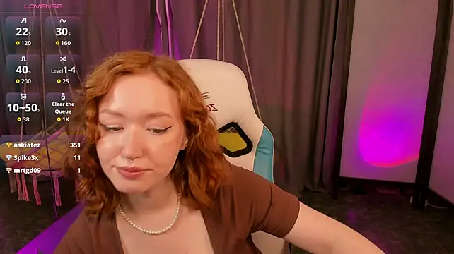 AprilWise stripchat live cam model