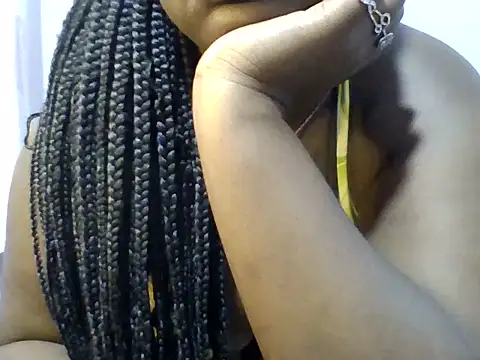 pretty_thickianna stripchat live cam model