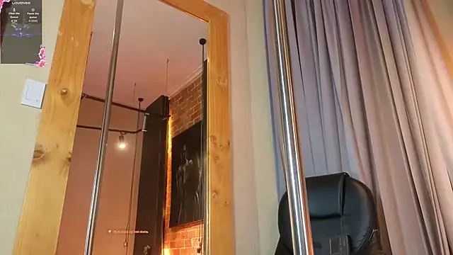 Venus_flame1 stripchat live cam model