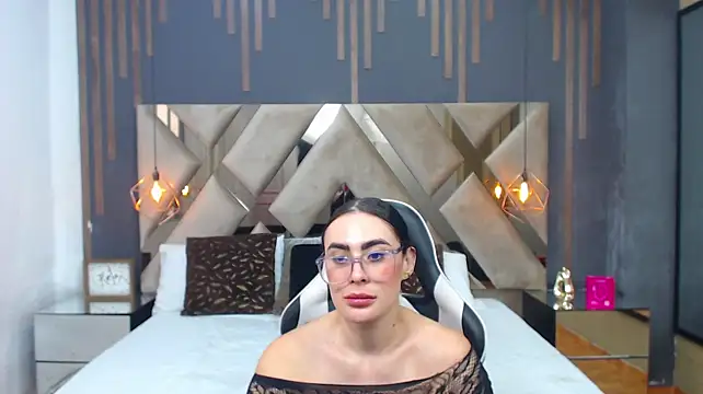 MartinaaFit stripchat live cam model