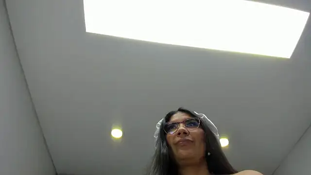 Luna_Dumont stripchat live cam model