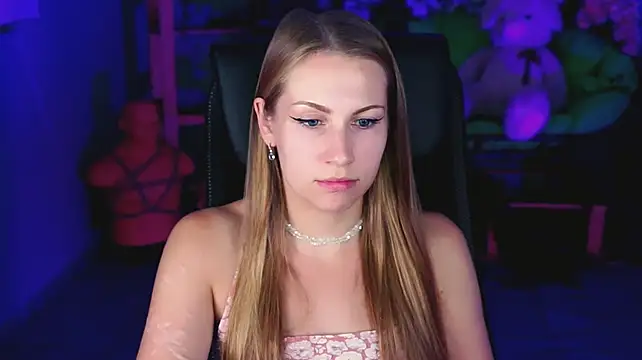 EvelinaSolt stripchat live cam model