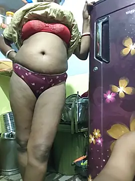 Priyasexcpl stripchat live cam model