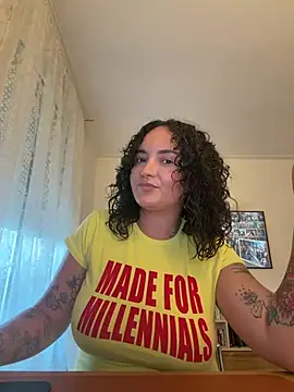 MaisonCamille stripchat live cam model