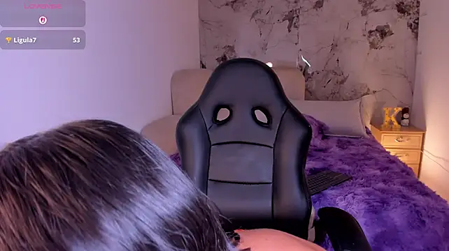 ShaniaDaniels stripchat live cam model