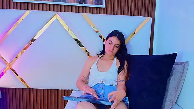 Emy-Ferrer stripchat live cam model