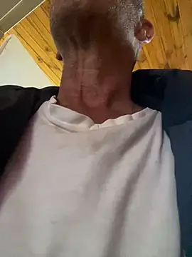 GeldenKuy stripchat live cam model