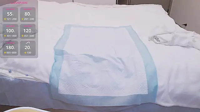 guoguo-a stripchat live cam model
