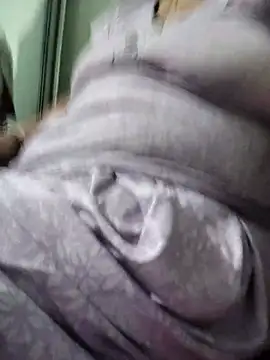 Hot_indian_Milf stripchat live cam model