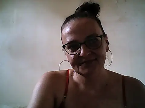 shinycream stripchat live cam model