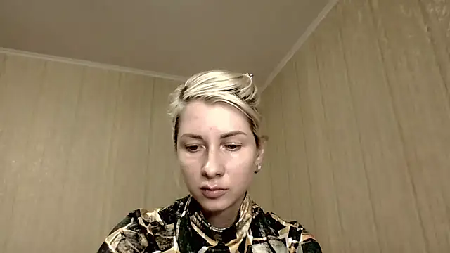BlondieOnline_ stripchat live cam model
