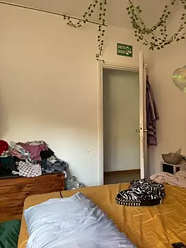 piccolaflo stripchat live cam model