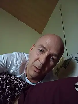 Iulian81 stripchat live cam model