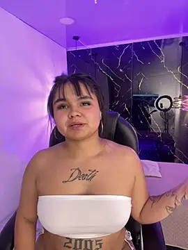TifanyRoseX stripchat live cam model
