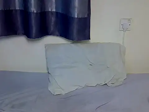 sexyqweenn stripchat live cam model