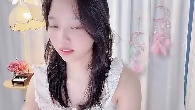 Yanys521 stripchat live cam model