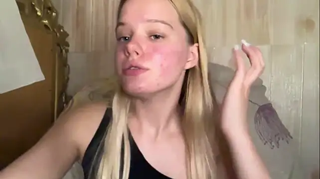 Malinwitch stripchat live cam model