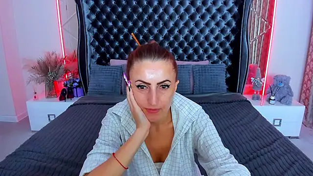 Rebecca_Diamond stripchat live cam model