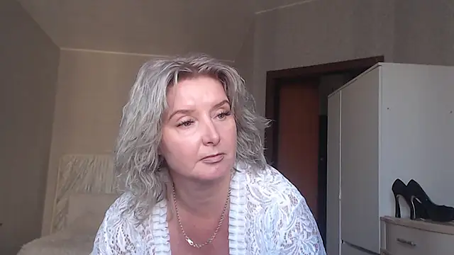 V-Alice stripchat live cam model