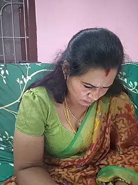 tamilaruvi stripchat live cam model