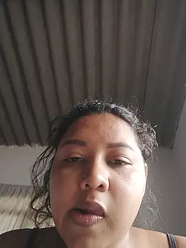 Ninibella stripchat live cam model