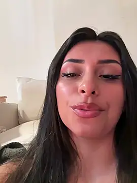 sweetAli_ stripchat live cam model