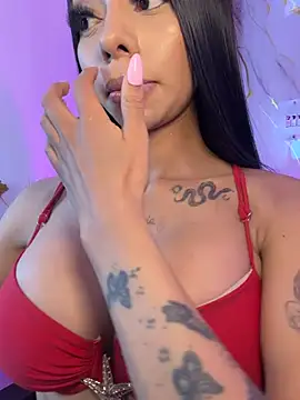 Tiffanny stripchat live cam model