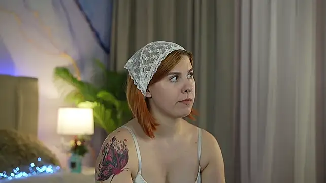 GingerPinky stripchat live cam model