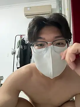Ycen_ stripchat live cam model