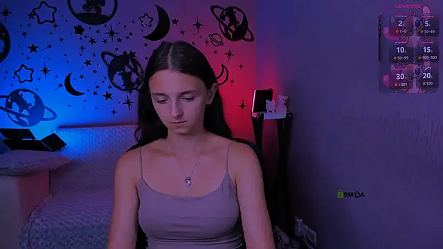 caroline_honeyy stripchat live cam model