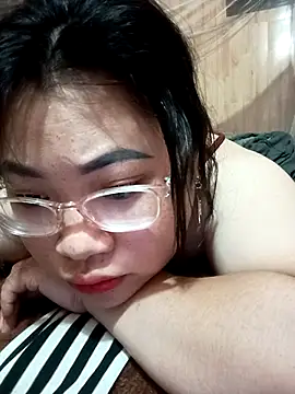 Mina2000a stripchat live cam model