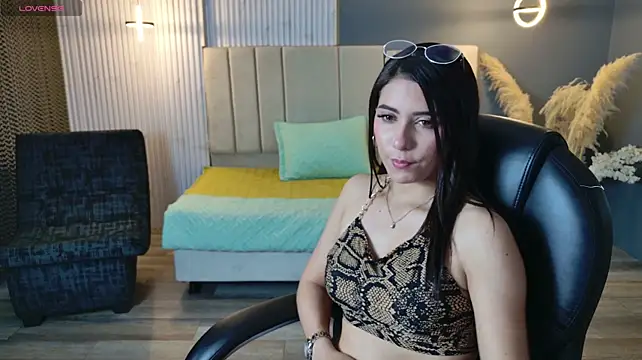 karol093 stripchat live cam model