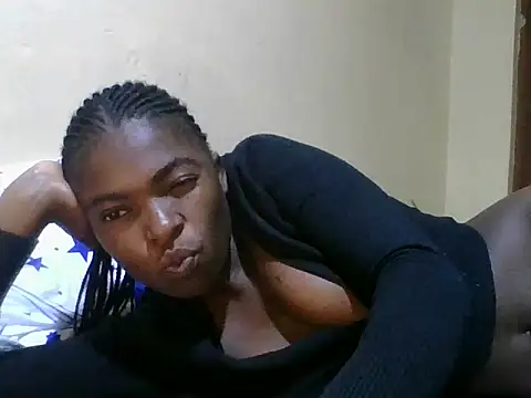 Littlebird12_ stripchat live cam model