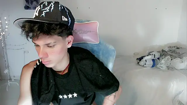 Gushi_on stripchat live cam model
