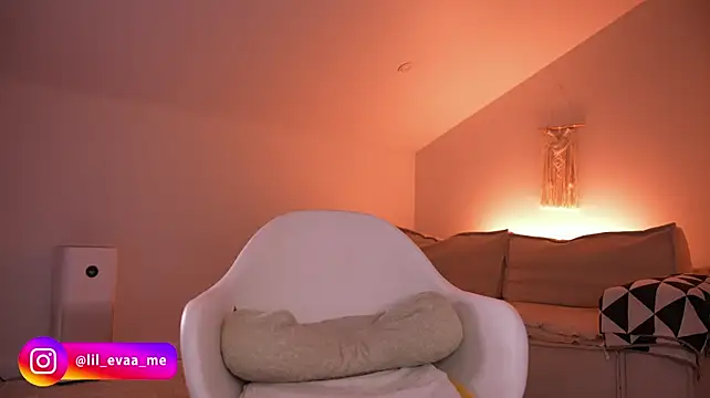 Lilevame stripchat live cam model