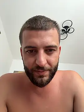 Pablo_Hornyguy95 stripchat live cam model