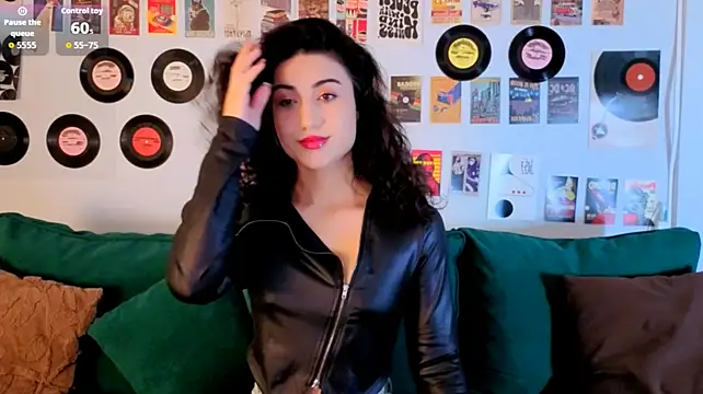 Maya_Rogerss stripchat live cam model