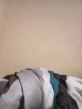 CUTE-LEYLAH stripchat live cam model
