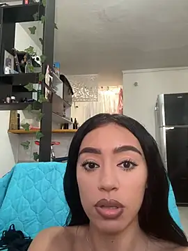 rosemariebby stripchat live cam model