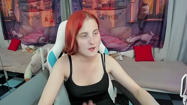 KiraElwood stripchat live cam model