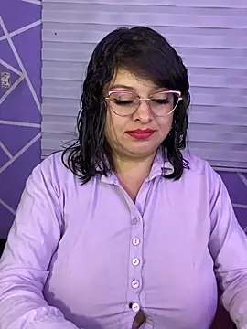 MiiaaJoness stripchat live cam model