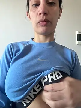 Putitatease stripchat live cam model